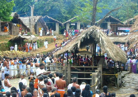 രേവതി ആരാധനയിൽ അലിഞ്ഞ് കൊട്ടിയൂർ; ഒഴുകിയെത്തി ഭക്തസാഗരം