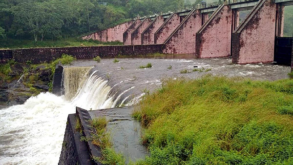 മുല്ലപ്പെരിയാര്‍ അണക്കെട്ടിലെ 13 ഷട്ടറുകള്‍ ഉയര്‍ത്തി; പുറത്തേക്കൊഴുക്കുന്നത് 250 ഘനയടി വെള്ളം