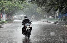 ന്യൂനമർദ്ദം, ഓറഞ്ച് അലർട്ട്; സംസ്ഥാനത്ത് 7 ജില്ലകളിലും 3 താലൂക്കുകളിലും വിദ്യാഭ്യാസ സ്ഥാപനങ്ങൾക്ക് ഇന്ന് അവധി