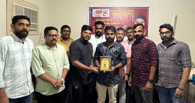 രാ​ജീ​വി​ന് യാ​ത്ര​യ​യ​പ്പ് ന​ൽ​കി കേ​ളി