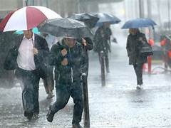 മഴയ്ക്കൊപ്പം ശക്തമായ കാറ്റും: സംസ്ഥാനത്ത് ഇന്നത്തെ കാലാവസ്ഥ ഇങ്ങനെ