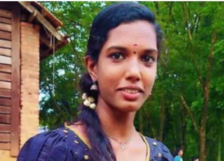 ക്ഷേത്രദർശനം കഴിഞ്ഞ് മടങ്ങിവരവെ കാറിടിച്ച് യുവതിയ്ക്ക് ദാരുണാന്ത്യം