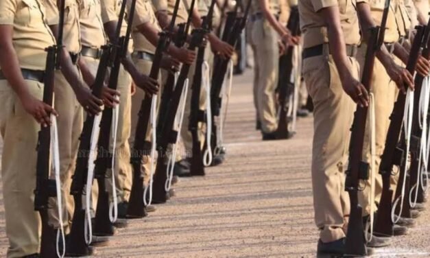 ജോലിയിലില്ലാത്ത പോലീസുകാരൻ 12 വർഷത്തിനിടെ ‘ശമ്പള’മായി കൈപ്പറ്റിയത് 28 ലക്ഷം; അന്വേഷണം