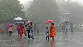 കണ്ണൂരും കാസർഗോഡും തോരാതെ മഴ: അഞ്ച് ദിവസത്തേയ്ക്ക് അലർട്ട് പ്രഖ്യാപിച്ച് കാലാവസ്ഥ കേന്ദ്രം