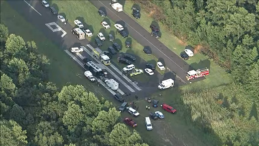 ന്യൂജേഴ്സി വിമാനത്താവളത്തില്‍ സ്‌കൈഡൈവിംഗ് വിമാനം റണ്‍വേയില്‍ നിന്ന് തെന്നിമാറി