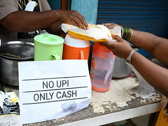 ജിഎസ്ടി നോട്ടീസുകൾ: ചെറുകിട കച്ചവടക്കാർ യുപിഐ ഉപേക്ഷിക്കുന്നു, ബെംഗളൂരു വീണ്ടും പണമിടപാടുകളിലേക്ക്