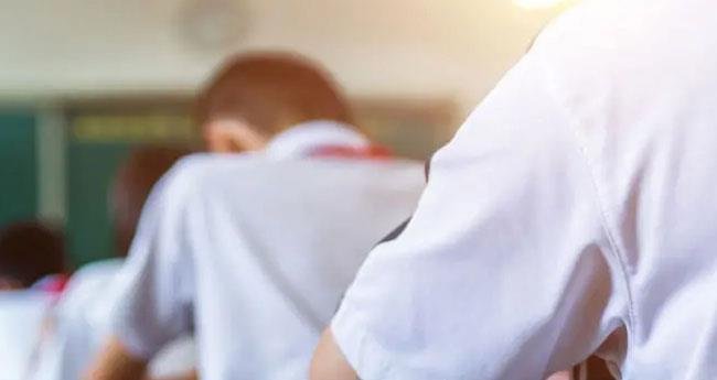 ഓ​ണ​പ്പ​രീ​ക്ഷ തി​ങ്ക​ളാ​ഴ്ച മു​ത​ല്‍; ചോ​ദ്യ​ക്ക​ട​ലാ​സ് ചോ​ര്‍​ച്ച ത​ട​യാ​ന്‍ മാ​ര്‍​ഗ​രേ​ഖ