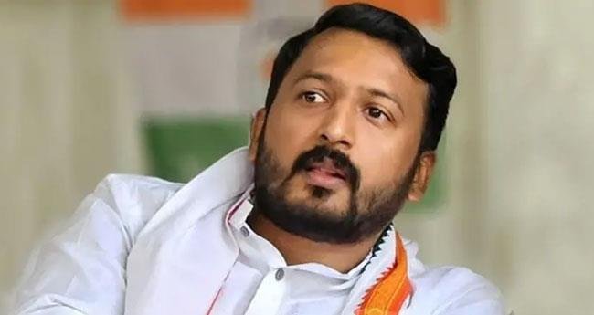 രാഹുൽ മാങ്കൂട്ടത്തിലിനെ തള്ളിപ്പറയാറായിട്ടില്ലെന്ന് ജെബി മേത്തർ; ഇപ്പോഴും പല പുകമറകളുമുണ്ടെന്നും പ്രതികരണം