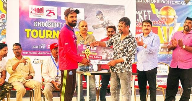 കേ​ളി ടി​എ​സ്ടി ക​പ്പ് ക്രി​ക്ക​റ്റ് ടൂ​ർ​ണ​മെ​ന്‍റ് : സെ​മി ഫൈ​ന​ൽ, ഫൈ​ന​ൽ മ​ത്സ​ര​ങ്ങ​ൾ വെള്ളിയാഴ്ച