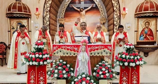 ഷിക്കാ​ഗോ സെ​ന്‍റ് മേ​രീ​സ് ക്നാ​നാ​യ ക​ത്തോ​ലി​ക്കാ ഇ​ട​വ​ക​യി​ലെ ദ​ർ​ശ​ന തി​രു​നാ​ളി​ന് ഭ​ക്തി​നി​ർ​ഭ​ര​മാ​യ തു​ട​ക്കം