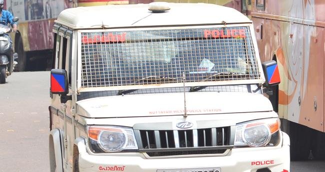 ചികിത്സയിലുള്ള ഭാര്യയെ ആശുപത്രിയിൽ വച്ച് കൊലപ്പെടുത്തി ഭർത്താവ്; പിന്നാലെ ആത്മഹത്യാ ശ്രമം