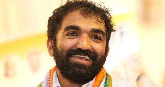 യൂ​ത്ത് കോ​ണ്‍​ഗ്ര​സ് പ​രി​പാ​ടി​യി​ൽ പ​ങ്കെ​ടു​ക്കാ​തെ ചാ​ണ്ടി ഉ​മ്മ​ൻ; അ​തൃ​പ്തി​യി​ൽ കോ​ഴി​ക്കോ​ട് ഡി​സി​സി