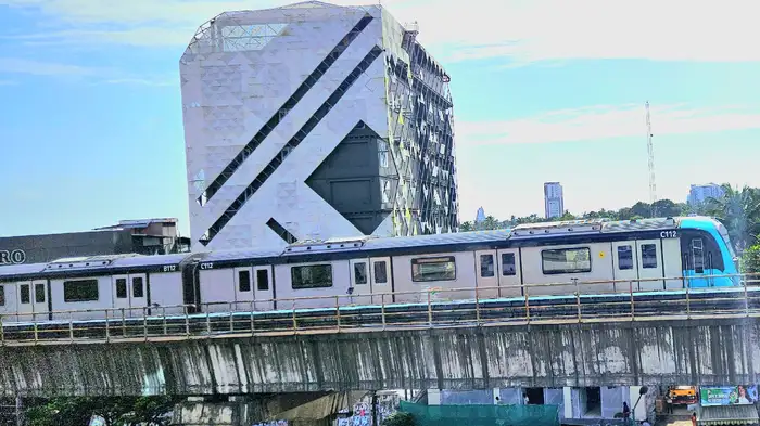 കൊച്ചി മെട്രോ രണ്ടാം ഘട്ടം: ആദ്യം പൂർത്തിയാകുക ഈ അഞ്ച് സ്റ്റേഷനുകൾ, 2026 ഡിസംബറിൽ 10 സ്റ്റേഷനുകളും പൂർത്തിയാകും