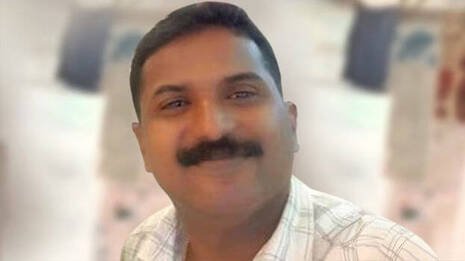 ഭാര്യക്ക് ശമ്പളം കിട്ടാത്തതിൽ മനംനൊന്ത് ഭർത്താവ് മരിച്ച സംഭവം:ജില്ലാ വിദ്യാഭ്യാസ ഓഫിസിലെ ഉദ്യോഗസ്ഥ‌രെ അന്വേഷണ വിധേയമായി സസ്പെ‌ൻഡ് ചെയ്തു