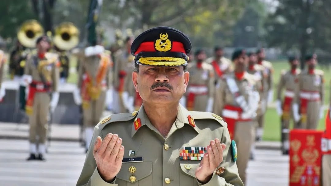 ‘ദൈവം എന്നെ പാകിസ്താന്റെ സംരക്ഷകനാക്കി, എനിക്ക് മറ്റൊരു സ്ഥാനവും വേണ്ട’ – അസിം മുനീര്‍