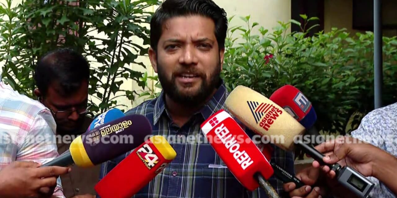 ഷാഫി പറമ്പിലിനെതിരെ കോൺ​ഗ്രസിൽ നീക്കം; ‘രാ​ഹുലിനെ സംര​ക്ഷിച്ചത് ഷാഫി, സ്ഥാനാർത്ഥിയാക്കാൻ സമ്മർദ്ദം ചെലുത്തി’