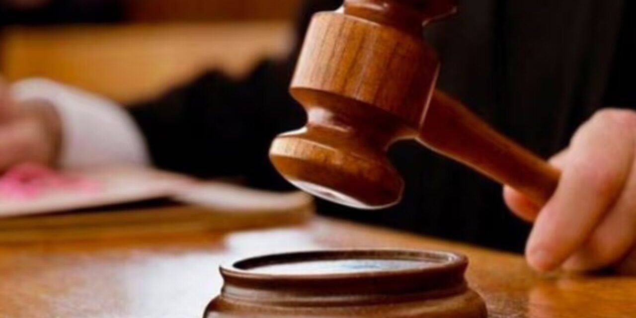 വനിതാ കക്ഷിയോട് അപമര്യാദയായി പെരുമാറി, ചവറ കുടുംബ കോടതി ജഡ്ജിക്ക് കൊല്ലത്തേക്ക് സ്ഥലം മാറ്റം