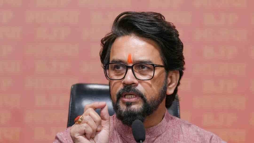 ‘പുസ്തകങ്ങൾക്കപ്പുറം നോക്കണം, ഹനുമാനാണ് ആദ്യമായി ബഹിരാകാശത്തേക്ക് പോയത്’;കുട്ടികളോട് അനുരാഗ് ഠാക്കൂർ