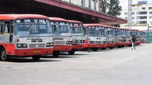 കോടതിയുടെ ശക്തമായ വിമർശനത്തിൽ കർണാടക ബസ് തൊഴിലാളികൾ പണിമുടക്കില്‍നിന്ന്‌ പിന്മാറി