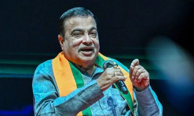 ജനങ്ങളെ ഏറ്റവും നന്നായി വിഡ്ഢിയാക്കുന്നയാള്‍ ഏറ്റവും മികച്ച നേതാവാകും – നിതിന്‍ ഗഡ്കരി 