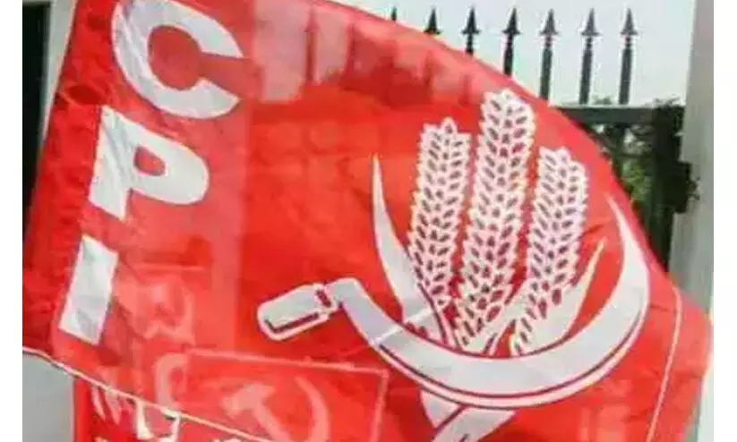 മു​ൾ​മു​ന​യി​ൽ എ​ൽ​ഡി​എ​ഫ്; മ​ന്ത്രി​മാ​ർ രാ​ജി​സ​ന്ന​ദ്ധ​ത അ​റി​യി​ച്ചു, പി​എം ശ്രീ​ക്കെ​തി​രേ ക​ടു​ത്ത നി​ല​പാ​ടു​മാ​യി സി​പി​ഐ