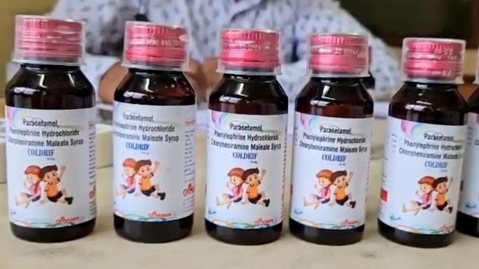 കഫ് സിറപ്പുകളുടെ പരിശോധന ഉറപ്പാക്കുക: സംസ്ഥാനങ്ങൾക്കും കേന്ദ്രഭരണ പ്രദേശങ്ങൾക്കും ഡ്രഗ് റെഗുലേറ്ററിൻ്റെ നിർദ്ദേശം