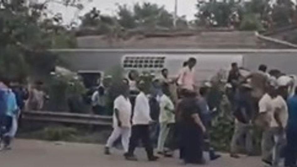 തെലങ്കാനയിൽ ബസ് മറിഞ്ഞ് ഒമ്പത് പേർക്ക് പരിക്ക്; ഡ്രൈവറുടെ അശ്രദ്ധയെന്ന് പ്രാഥമിക വിവരം