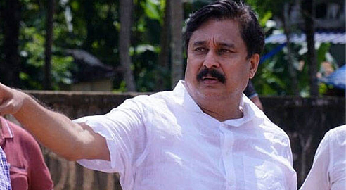 മെസ്സിക്ക് പിന്നാലെ സൽമാൻ ഖാൻ; കോഴിക്കോട് സ്റ്റേഡിയത്തിലെ ബൈക്ക് റേസ് സൽമാൻ ഖാൻ ഉദ്ഘാടനം ചെയ്യുമെന്ന് കായികമന്ത്രി വി അബ്ദുറഹിമാന്‍