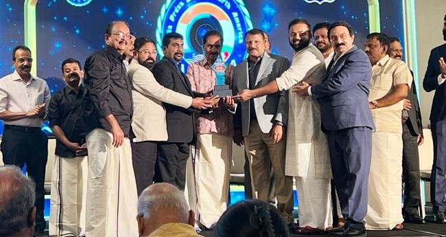 ഐ​പി​സി​എ​ൻ​എ​യു​ടെ മി​ക​ച്ച സം​ഘ​ട​ന​യ്ക്കു​ള്ള പു​ര​സ്കാ​രം ക​ര​സ്ഥ​മാ​ക്കി മാ​ഗ്