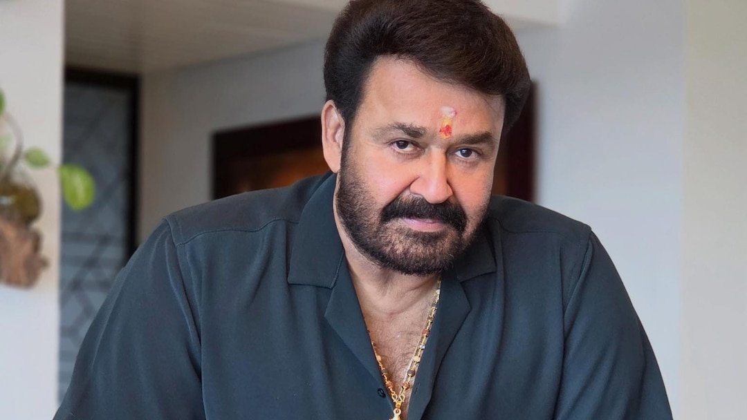 മോഹൻലാലിനെ അനുകരിക്കുന്ന പ്രകൃതി; അത്ഭുതക്കാഴ്ചയായി ‘ലാലേട്ടൻ പാറ’