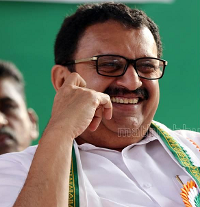 ഗ്യാസിന്റെ പ്രശ്നം ഉള്ളതുകൊണ്ടാണ് ദേവന് നേദിക്കുന്നതിന് മുൻപ് വാസവൻ സദ്യ കഴിച്ചത്: പരിഹസിച്ച് കെ മുരളീധരൻ