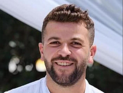 മൂന്ന് തവണയായി എത്തിയ മകന്റെ മൃതദേഹാവശിഷ്ടങ്ങൾ; വിതുമ്പലോടെ ഹമാസ് കൊലപ്പെടുത്തിയ ബന്ദിയുടെ മാതാപിതാക്കൾ