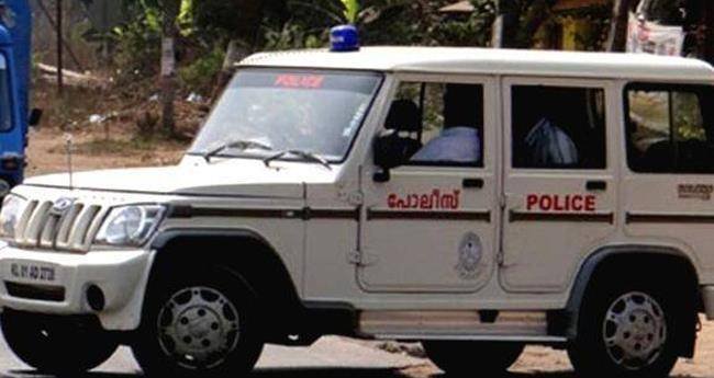 ഏ​ഴ് വ​യ​സു​കാ​രി​യെ കൊ​ല​പ്പെ​ടു​ത്തി ര​ണ്ടാ​ന​ച്ഛ​ൻ; പ്ര​തി ഒ​ളി​വി​ൽ, അ​ന്വേ​ഷ​ണം ശ​ക്ത​മാ​ക്കി പോ​ലീ​സ്