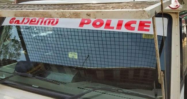 അ​ച്ഛ​നു​മാ​യി പി​ണ​ങ്ങി; കാ​യ​ലി​ൽ ചാ​ടി​യ പ​ത്താം​ക്ലാ​സു​കാ​രി​യെ ര​ക്ഷ​പ്പെ​ടു​ത്തി