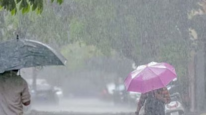 കനത്ത ഇടിയും മഴയും വരുന്നു; കേരളത്തിൽ തുലാവർഷം 24 മണിക്കൂറിനകം