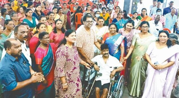 സ്നേഹത്തിന്‍റെ വീ​ൽ​ചെ​യ​ർ ന​ൽ​കി അ​മേ​രി​ക്ക​ൻ മ​ല​യാ​ളി
