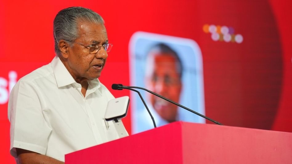 ‘കേരളം അതിദാരിദ്ര്യ മുക്തം, പുതുയുഗ പിറവിയിൽ’; നിയമസഭയിൽ പ്രഖ്യാപിച്ച് മുഖ്യമന്ത്രി