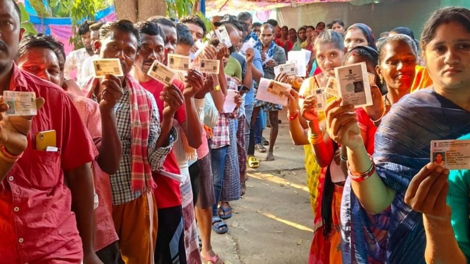 പുതിയ രീതികൾ അവലംബിച്ച് എസ്ഐആർ: ബംഗാളിൽ വോട്ടർമാർക്ക് ഓൺലൈൻ ഫോമുകൾ