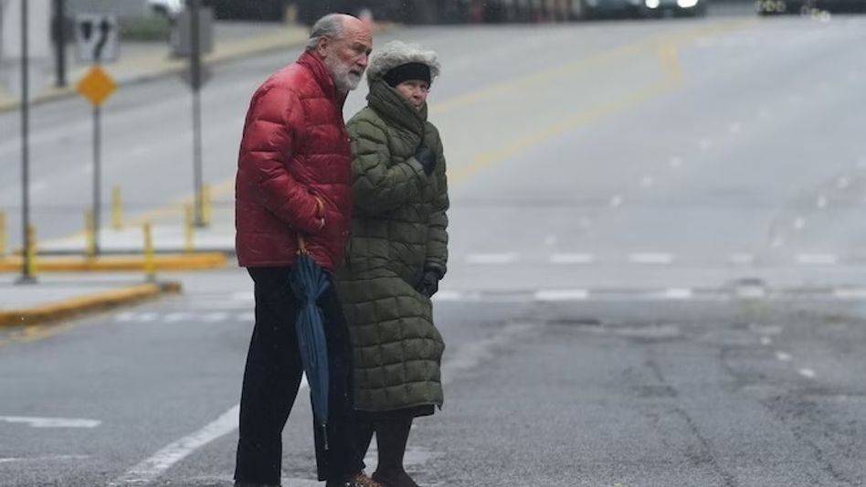 ശീതക്കാറ്റിൽ വിറച്ച് അമേരിക്ക; മഞ്ഞുവീഴ്ചയും തണുത്തുറഞ്ഞ കാറ്റും അതിരൂക്ഷം