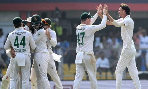 ഗുവാഹത്തിയിൽ പിടിമുറുക്കി ദക്ഷിണാഫ്രിക്ക; ഇന്ത്യ പ്രതിരോധത്തിൽ