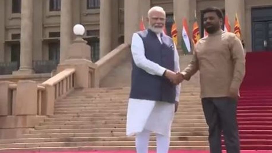 ഓപ്പറേഷൻ സാഗർ ബന്ധു: ചുഴലിക്കാറ്റ് നാശം വിതച്ച ശ്രീലങ്കയ്ക്ക് ഇന്ത്യയുടെ സഹായം; അനുശോചനം അറിയിച്ച് പ്രധാനമന്ത്രി