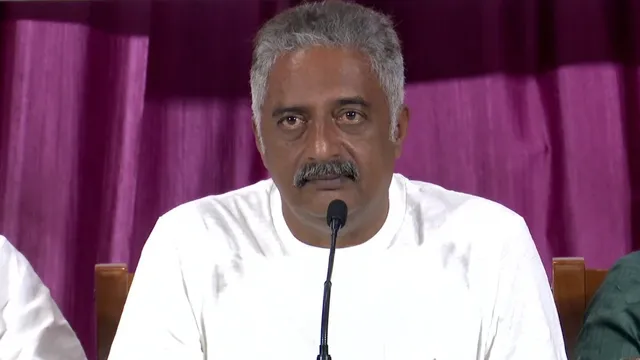 ‘അവർ മമ്മൂട്ടിയെ അര്‍ഹിക്കുന്നില്ല’; ദേശിയ പുരസ്കാരങ്ങളെ പരിഹസിച്ച് പ്രകാശ് രാജ്