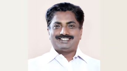 തിരുവനന്തപുരം കോര്‍പ്പറേഷൻ തെരഞ്ഞെടുപ്പ്; കോണ്‍ഗ്രസിൽ പൊട്ടിത്തെറി, മണക്കാട് സുരേഷിന്‍റെ രാജി അവഗണിക്കാൻ നേതൃത്വം