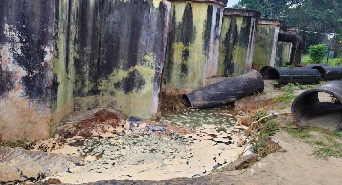 കൊച്ചി തമ്മനത്ത് കുടിവെള്ള സംഭരണിയുടെ പാളി തകര്‍ന്ന് അപകടം