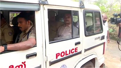 നീർനായകടിച്ച് ഗൃഹനാഥന്റെ കാലിന് പരുക്ക്