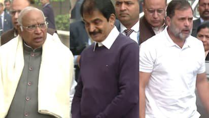 ‘കൃത്രിമ ജനവിധി, വിശ്വാസയോഗ്യമല്ല’; ബിഹാറിലെ കനത്ത തോൽവിക്ക് പിന്നാലെ യോഗം ചേർന്ന് എഐസിസി