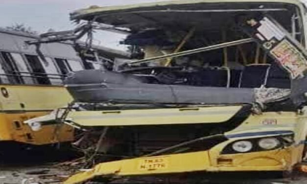 ശിവഗംഗ കാരക്കുടിയില്‍ സർക്കാർ ബസുകള്‍ തമ്മില്‍ കൂട്ടിയിടിച്ചുണ്ടായ അപകടത്തില്‍ 12 പേർ മരിച്ചു