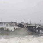 ഡിറ്റ് വാ ചുഴലിക്കാറ്റിൽ തമിഴ്നാട്ടിൽ മൂന്ന് മരണം; കനത്ത മഴയിൽ വ്യാപക നാശനഷ്ടം