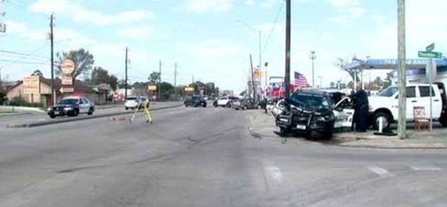 ഹൂസ്റ്റൺ പോലീസ് ഡിപ്പാർട്ട്‌മെന്റ് ഉദ്യോഗസ്ഥന്റെ കാർ ഇടിച്ച് മരിച്ച സംഭവം അപകടത്തിൽ മരിച്ചയാൾക്ക് 13 മില്യൺ ഡോളർ നൽകണം