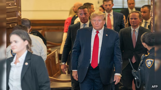 ഹിലരി ക്ലിന്റണ്‍ നല്‍കിയ ‘നിസ്സാര’ കേസില്‍ ട്രംപിന് 1 മില്യണ്‍ ഡോളര്‍ പിഴ